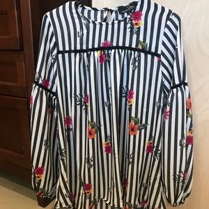 NWT Suzanne Betro Striped Floral Blouse